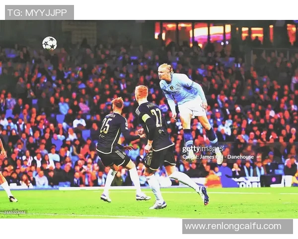 足球明星子女展现天赋头球技艺引发热议与关注